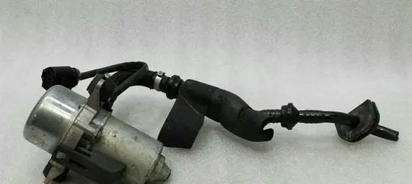 BMW 6 E63 E64 Vacuum pump 6769029