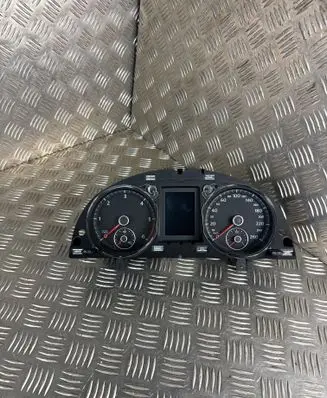 Speedometer (instrument cluster)