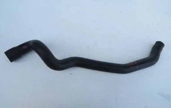 Mercedes-Benz C W204 Engine coolant pipe/hose 9485584A