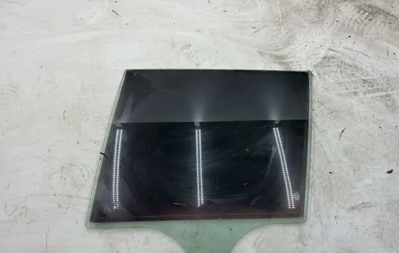 BMW X5 E70 Front door window glass four-door E000214