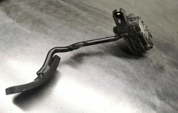 Audi A4 S4 B5 8D Accelerator throttle pedal