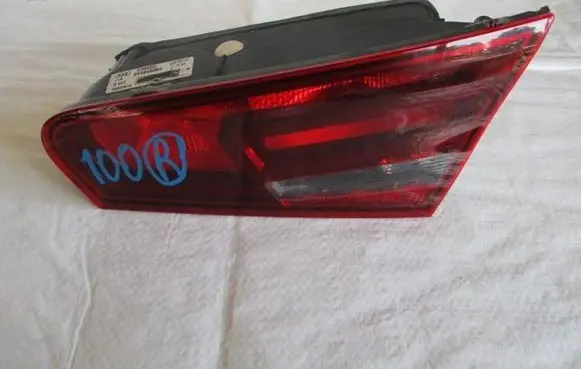 Audi A3 S3 8V Tailgate rear/tail lights 8V3945094