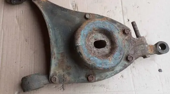 Jaguar XJ X40 Front lower control arm/wishbone CBC7277