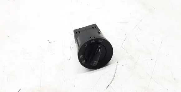 Volkswagen Golf IV Light switch