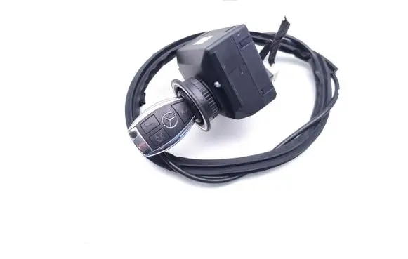 Mercedes-Benz C W204 Ignition lock A2079052600