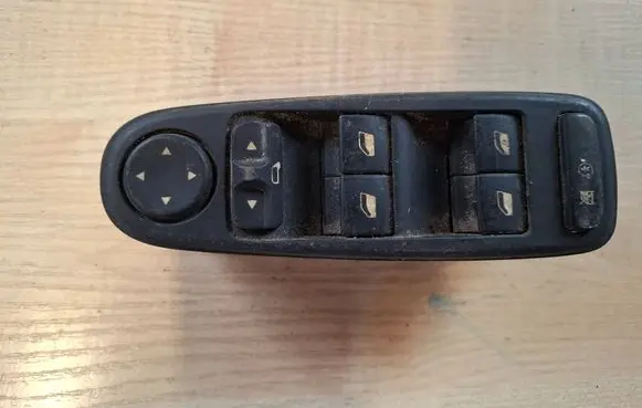 Citroen C4 Grand Picasso Electric window control switch 96639382ZD
