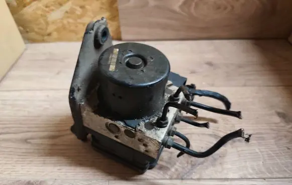 Skoda Yeti (5L) ABS Pump 1K0907379BH 1K0614517DD