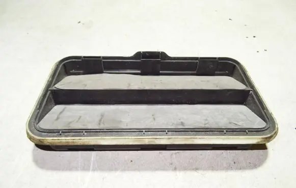 Hyundai Santa Fe Quarter panel pressure vent 975103K000