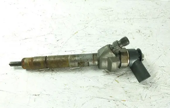 BMW 1 E82 E88 Fuel injector 850690202