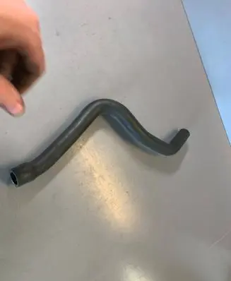 BMW 5 E39 Engine coolant pipe/hose 8367929 64218367929