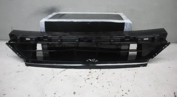Ford Kuga III Front bumper lower grill LV4B-17K945-A