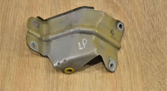 Chevrolet Captiva Fender mounting bracket