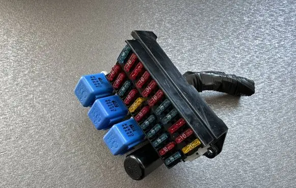 Nissan Terrano Fuse box set 2431151E00