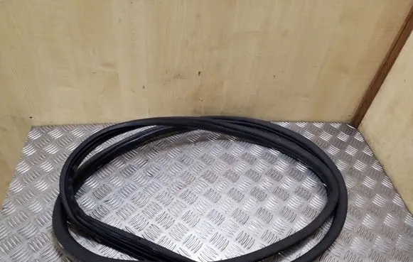 Ford Mondeo Mk III Front door rubber seal