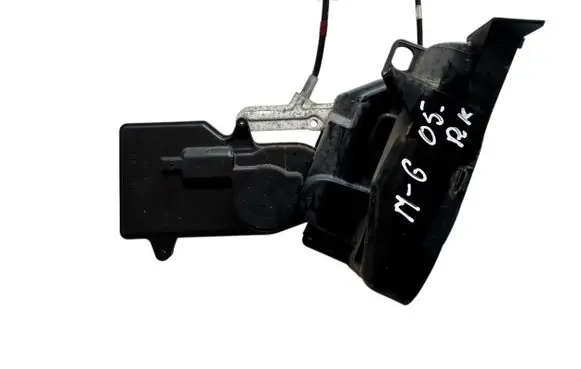 Mazda 6 Front door lock 1711366