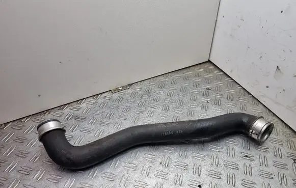 Mercedes-Benz C W204 Engine coolant pipe/hose A1725010182