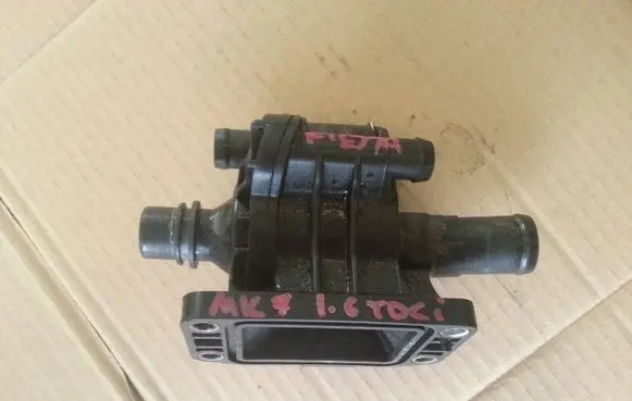 Ford Fiesta Thermostat housing 