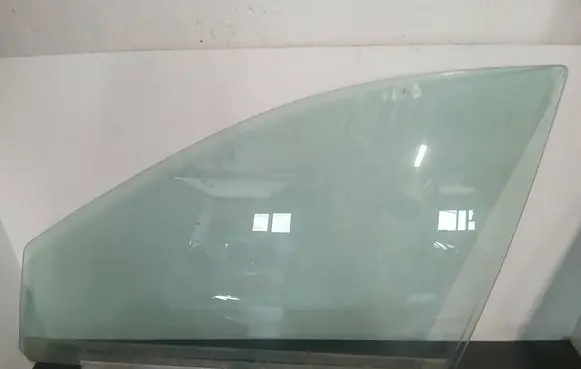 Volvo XC90 Front door window glass four-door 43R001582 E000199