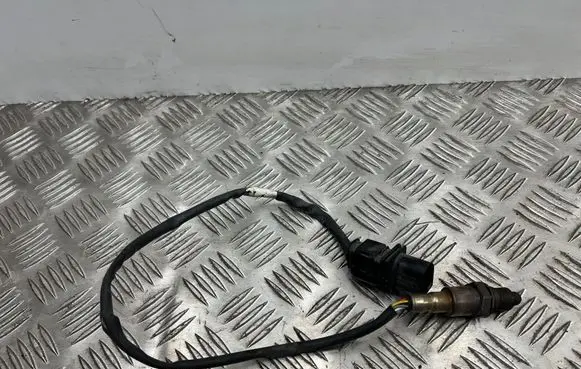 BMW M5 F90 Lambda probe sensor 8043677
