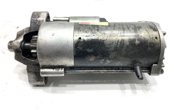 Volvo V50 Starter motor 670616N