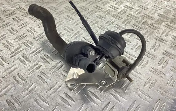 Porsche 911 991 Turbo solenoid valve 9911065840 7PP906283F 99110681402
