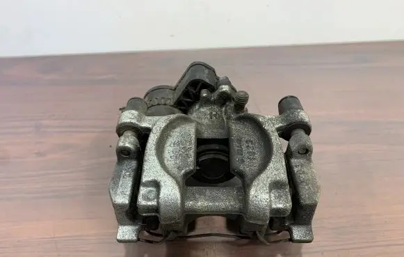 Subaru Outback (BT) Rear brake caliper 26620AN060