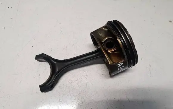 Mercedes-Benz E W212 Piston with connecting rod