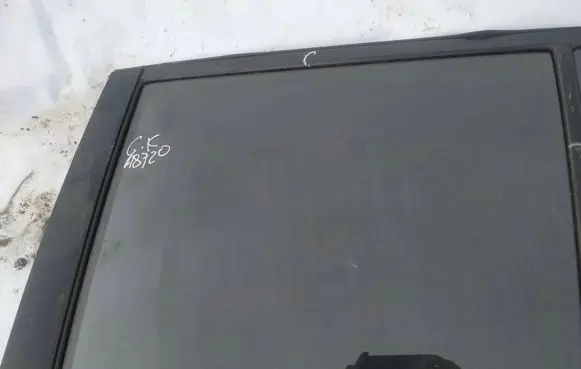 Toyota Land Cruiser (J100) Rear door window glass