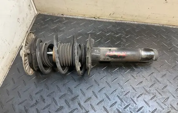 BMW 3 GT F34 Front shock absorber with coil spring 6867448