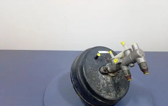 Mitsubishi Endeavor Brake booster 