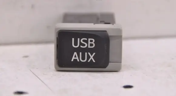 Lexus RX 450H AUX in-socket connector 8619048050