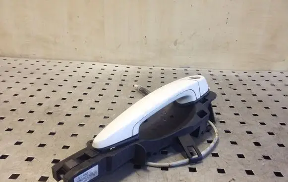 BMW X1 E84 Front door exterior handle 242680