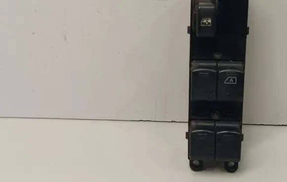 Nissan Pathfinder R51 Electric window control switch 