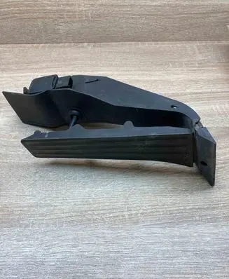 BMW 7 E65 E66 Accelerator throttle pedal 6772645