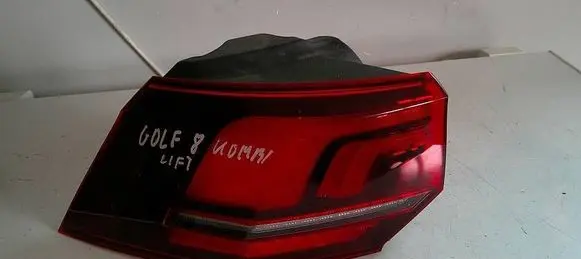 Volkswagen Golf VIII Tailgate rear/tail lights 5H0945095E L869731