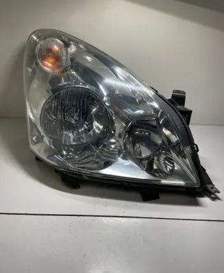 Toyota Corolla Verso AR10 Headlight/headlamp