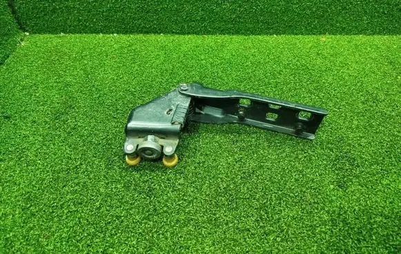 Renault Trafic III (X82) Sliding door upper roller guide/hinge 777645238R 93451715 777647086