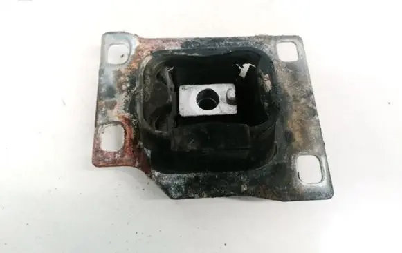 Ford Focus Engine mount bracket 96AB7M121AK 96AB-7M121-AK