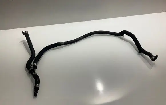 Mercedes-Benz CLS C219 Engine coolant pipe/hose A2115011225 2115011225