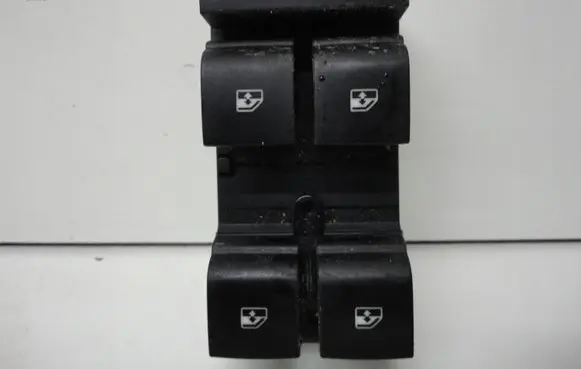 Chevrolet Volt I Quarter vent window switch 