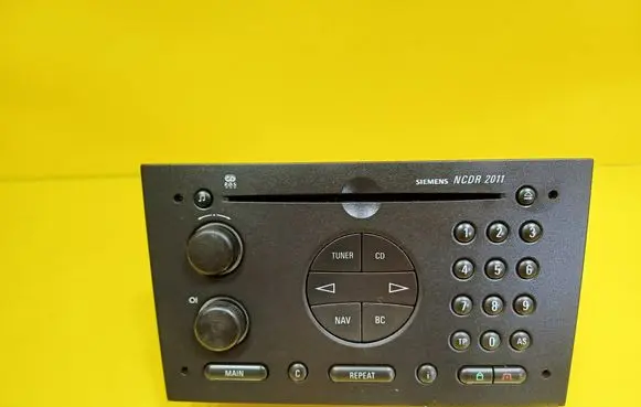 Opel Corsa C Radio/CD/DVD/GPS head unit 24423507 313203739