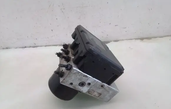 Volkswagen Golf IV ABS Pump 1J0907379H