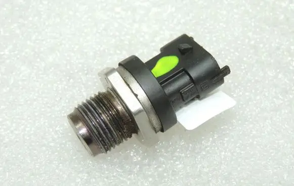 Suzuki Swift I Fuel pressure sensor 1576084E51