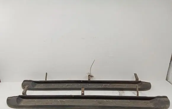 Toyota Hilux (AN120, AN130) Sill
