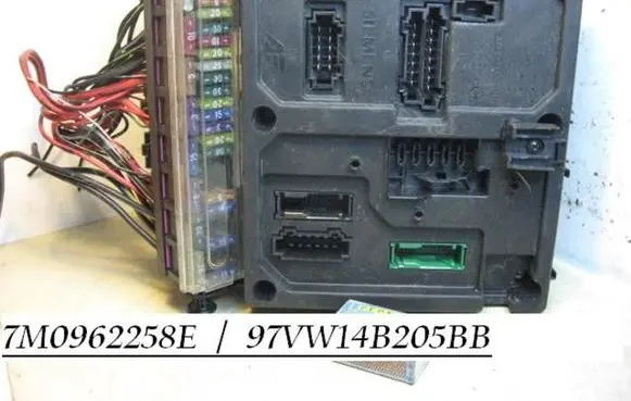 Volkswagen Sharan Fuse module 7M0962258E 97VW14B205BB