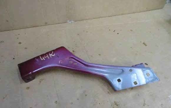 Renault Kangoo III Fender mounting bracket 620421074R