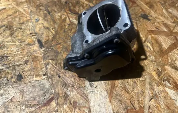 Nissan Navara D23 Throttle valve 161A01670R