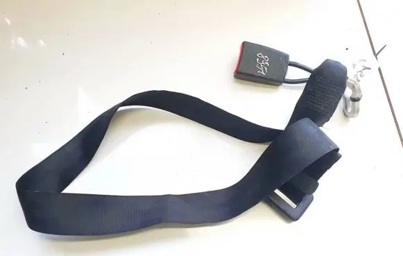 Middle seatbelt (rear)