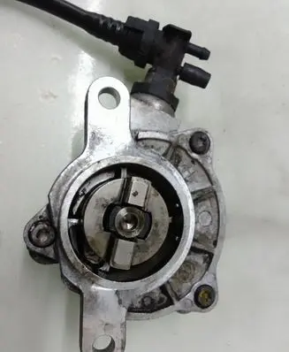 Renault Espace - Grand espace IV Vacuum pump 8200102535