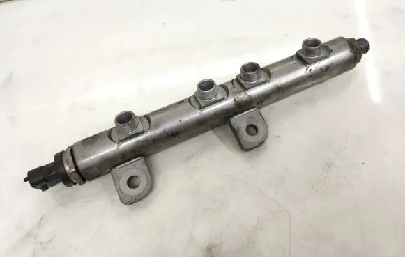 Jaguar XF X250 Fuel main line pipe 9X2Q9D280FA 0445216030 0281006064